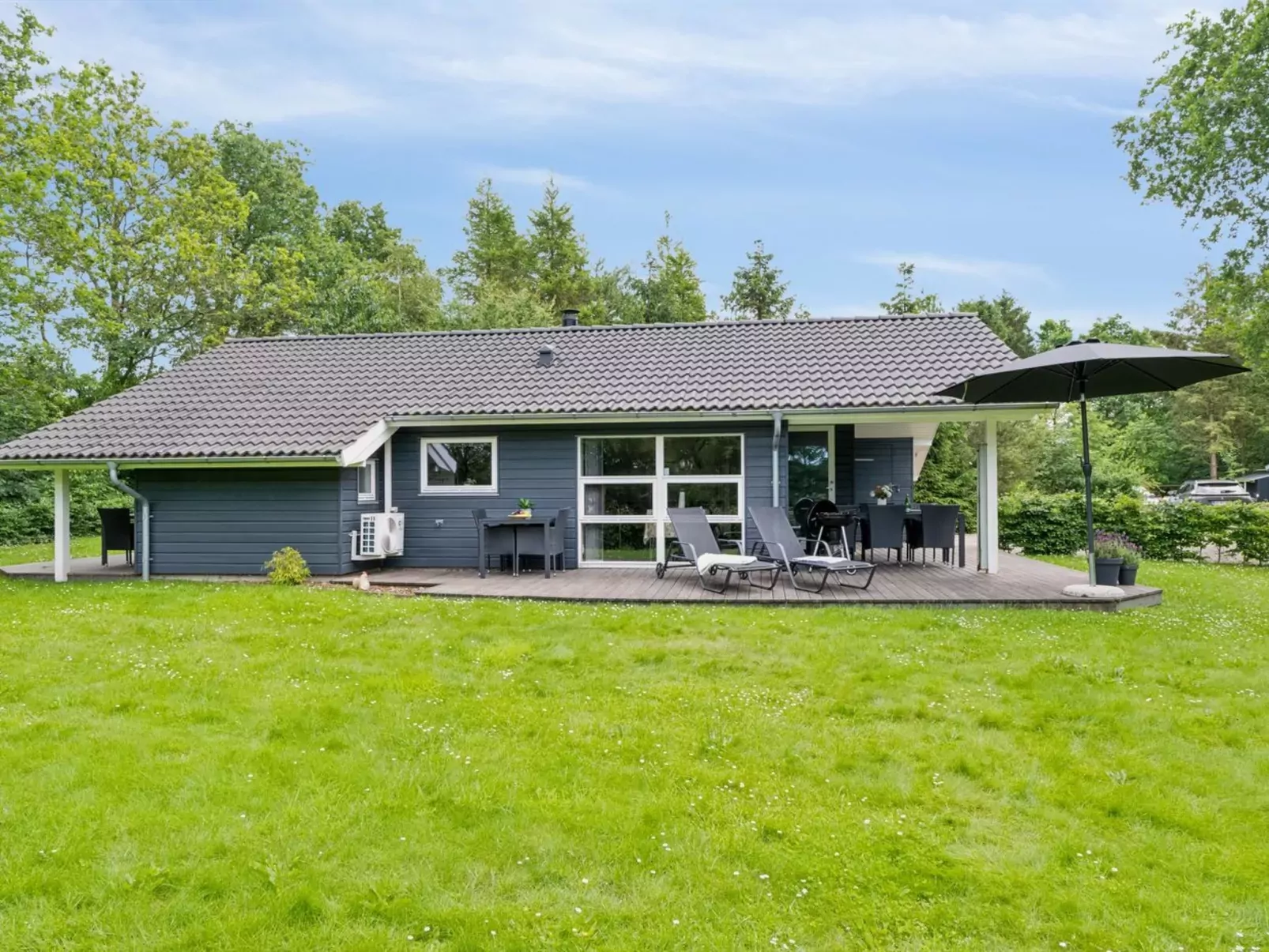"Jette" - 30km from the sea-Inside