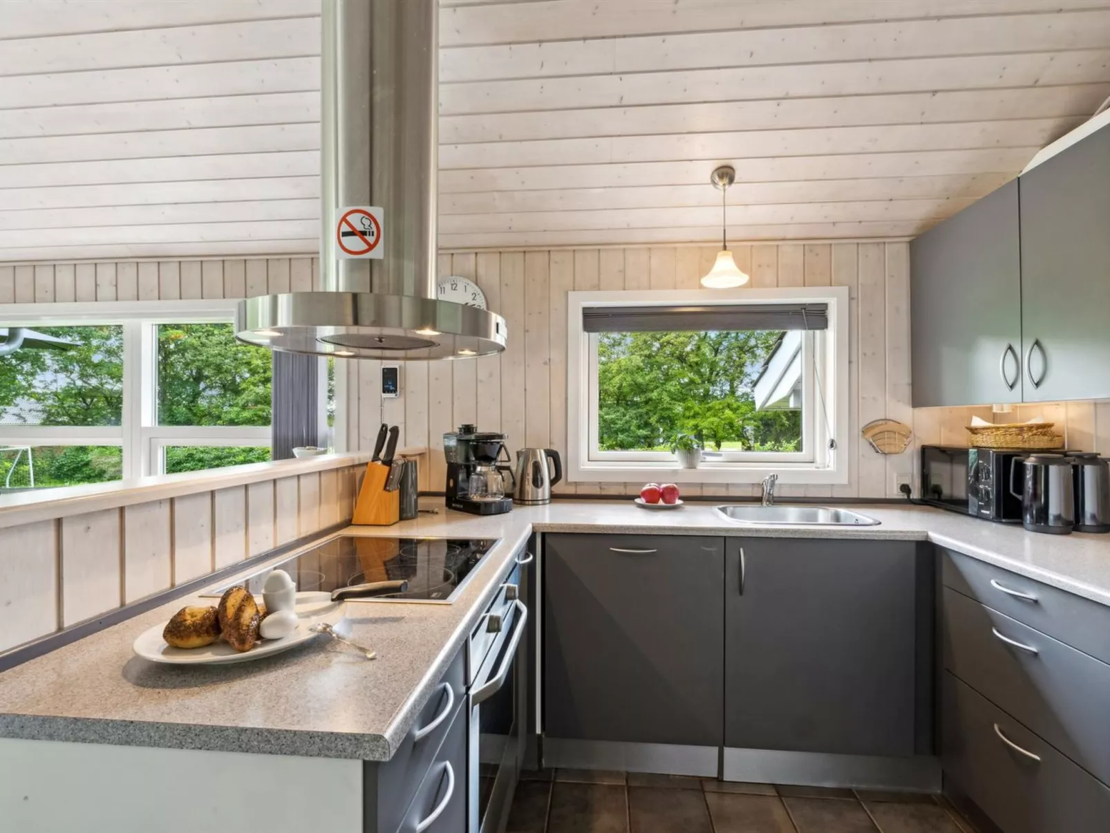 "Jette" - 30km from the sea-Inside
