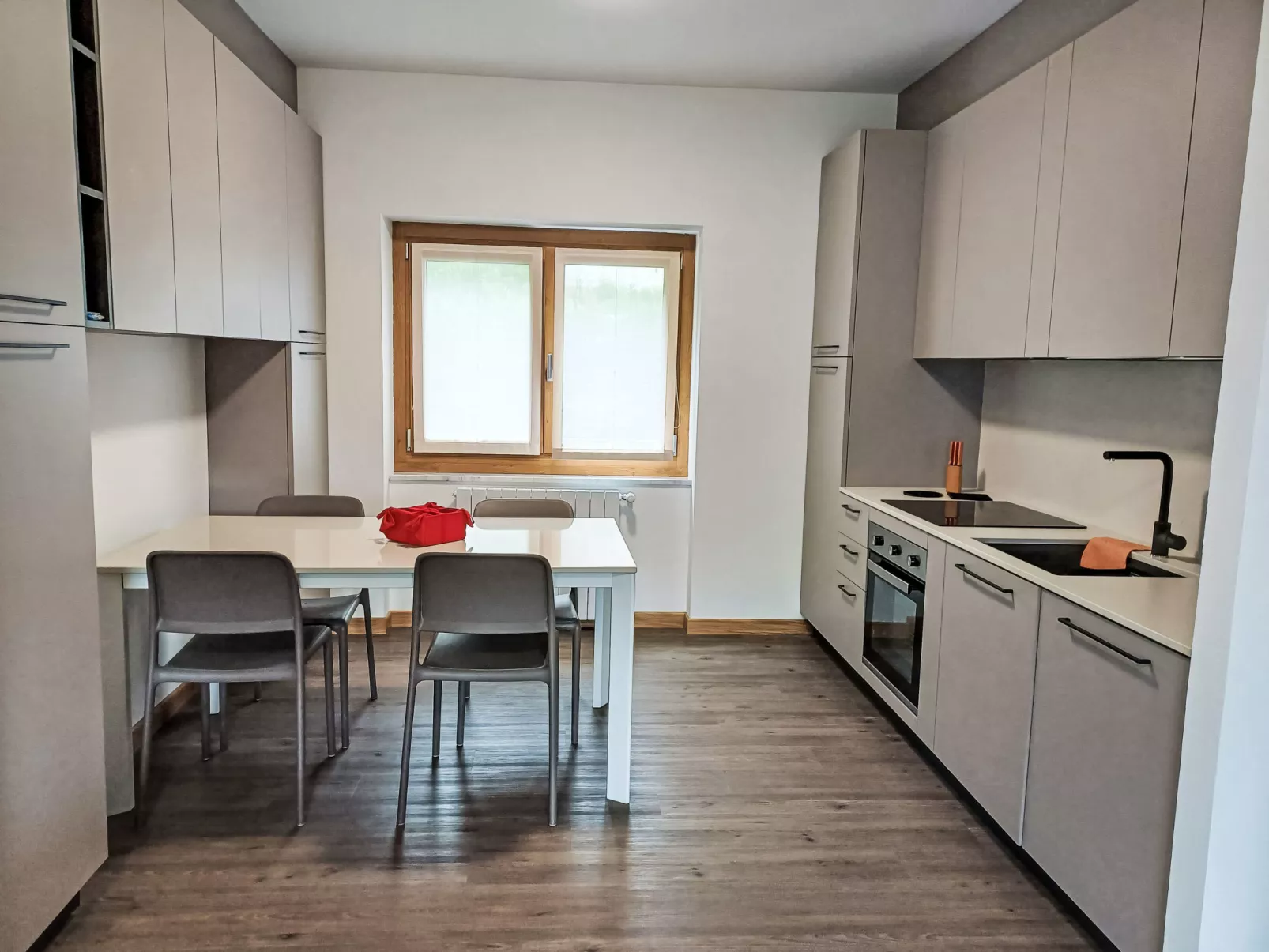 Angelina House-Dedans