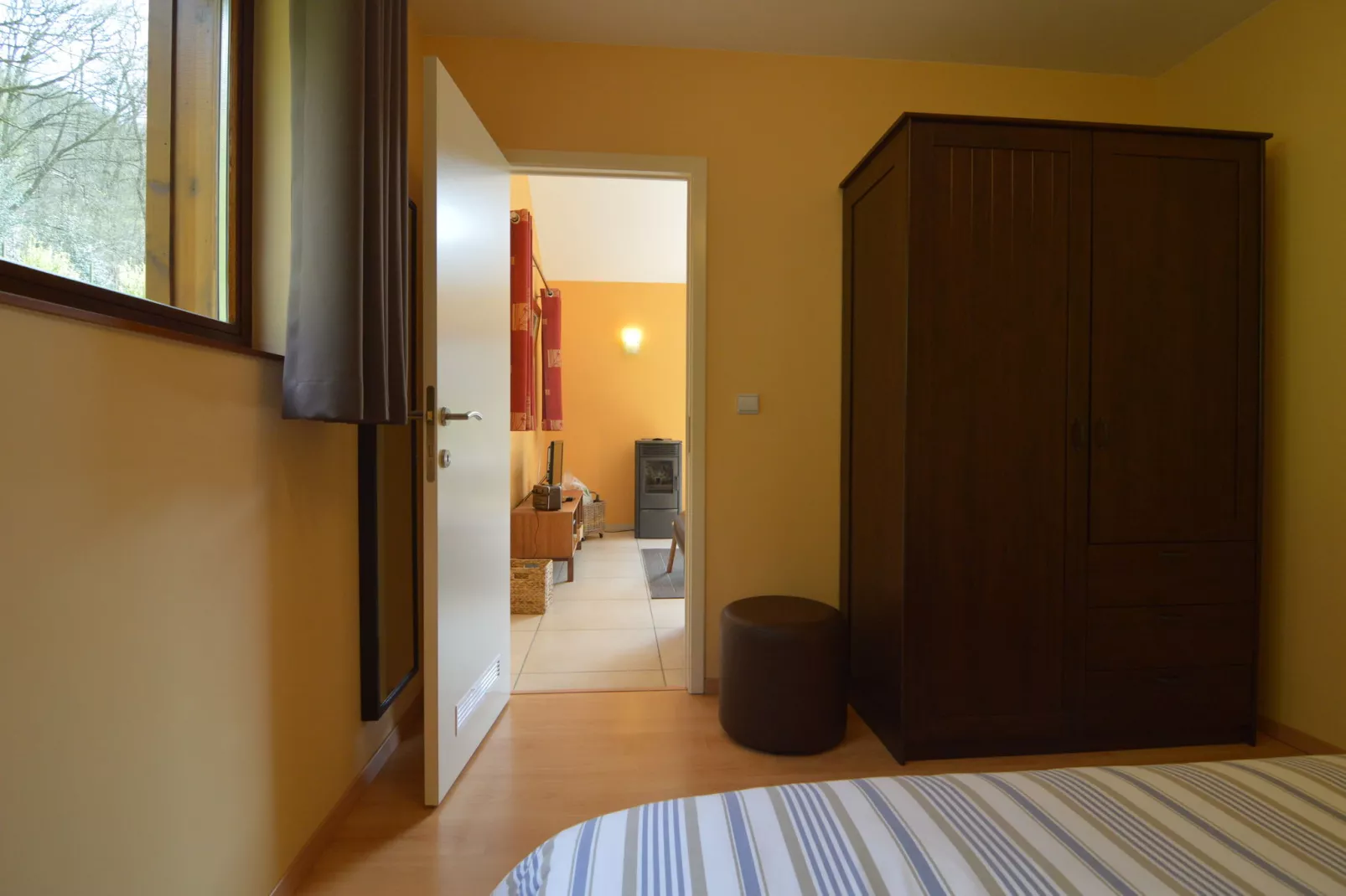 Le 51-Bedroom