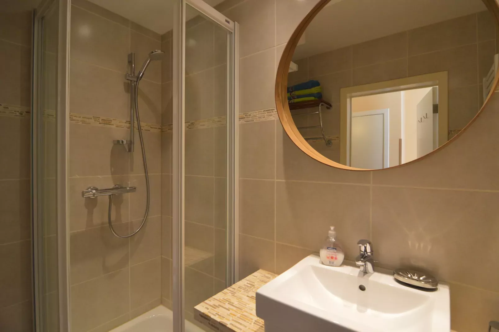 Le 51-Bathroom