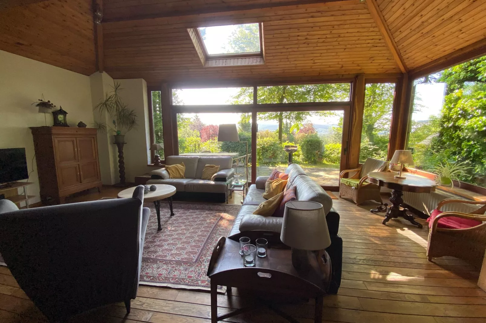 Boogie House-Living room