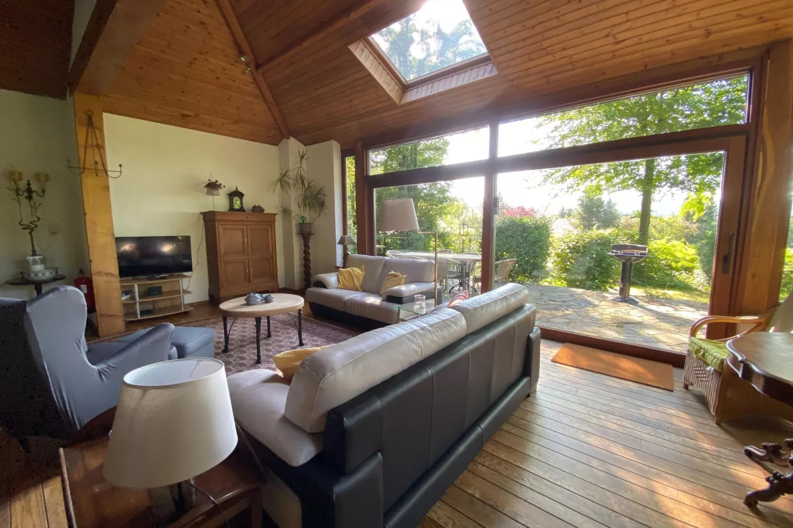 Boogie House-Living room