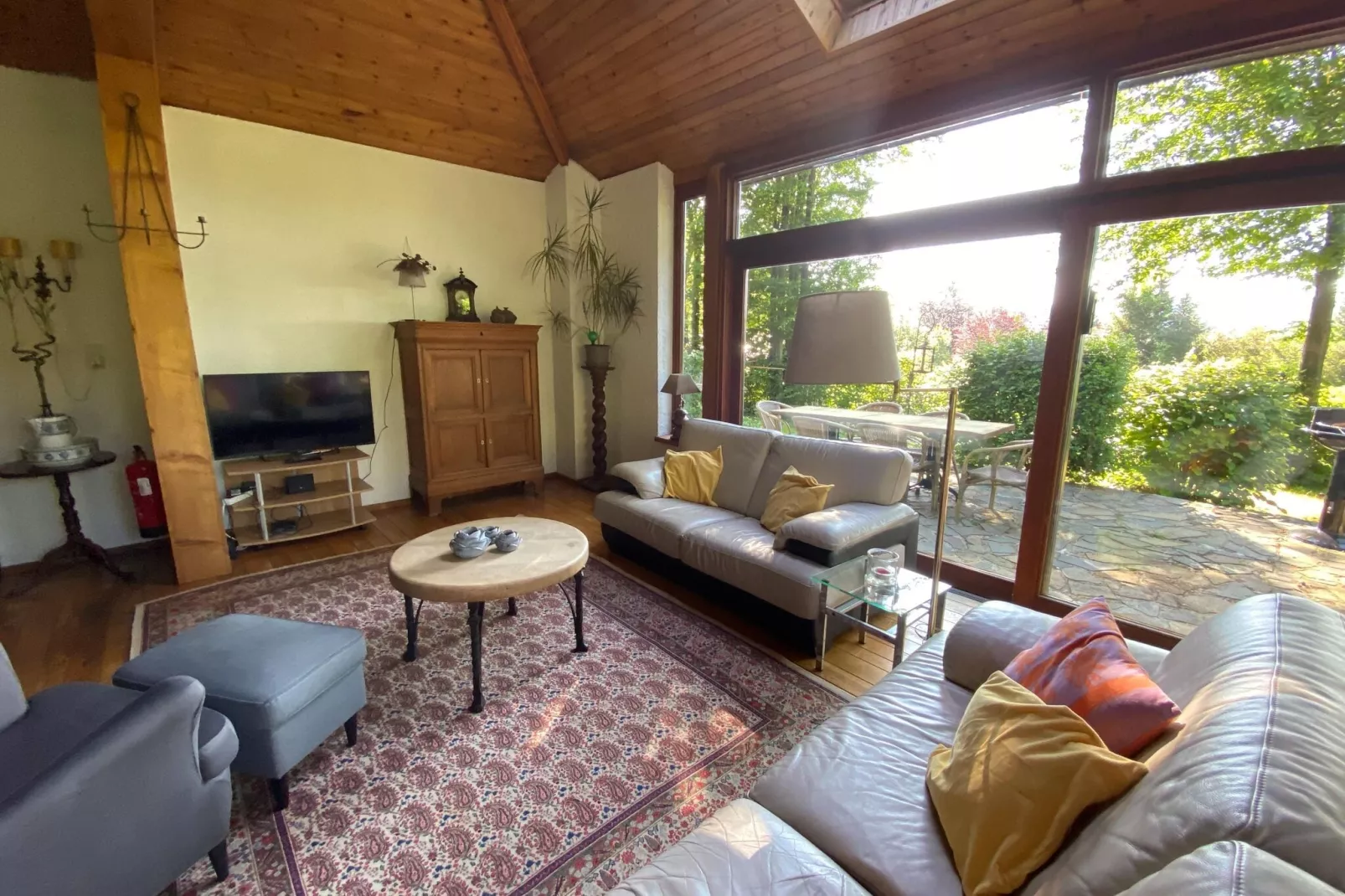 Boogie House-Living room