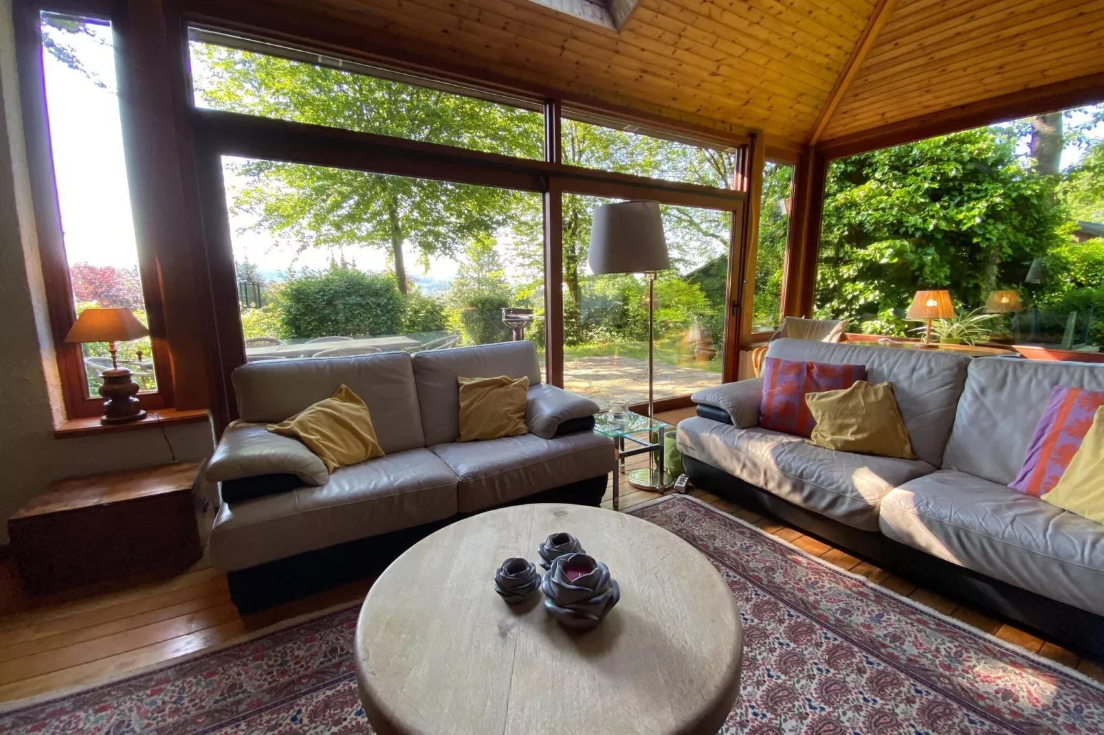 Boogie House-Living room