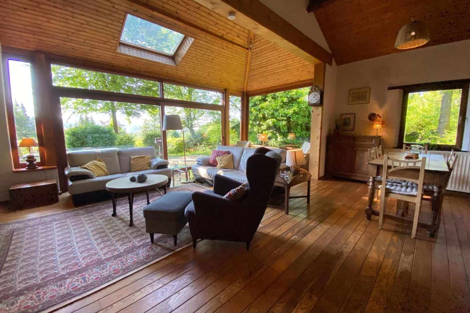 Boogie House-Living room