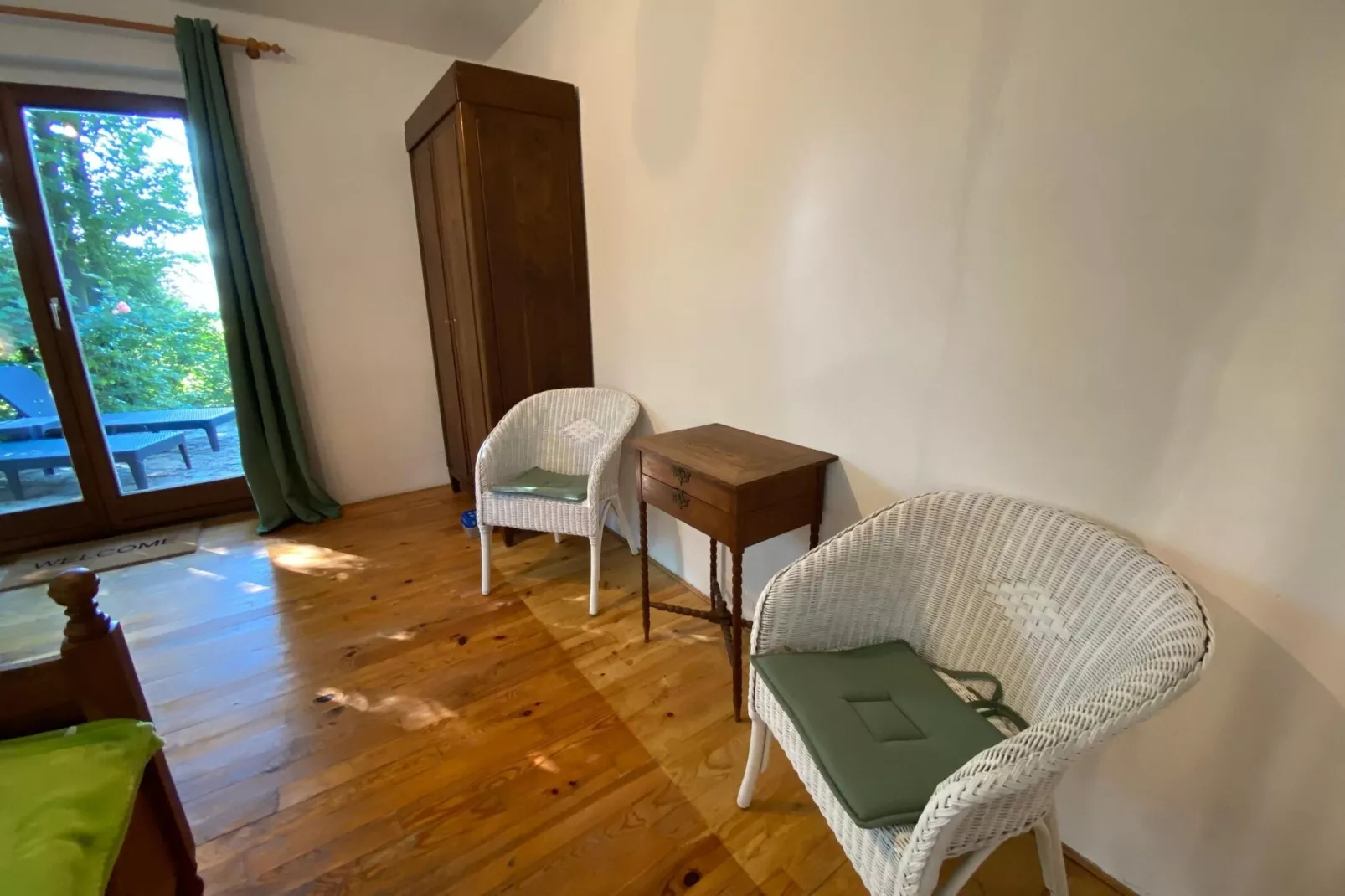 Boogie House-Living room