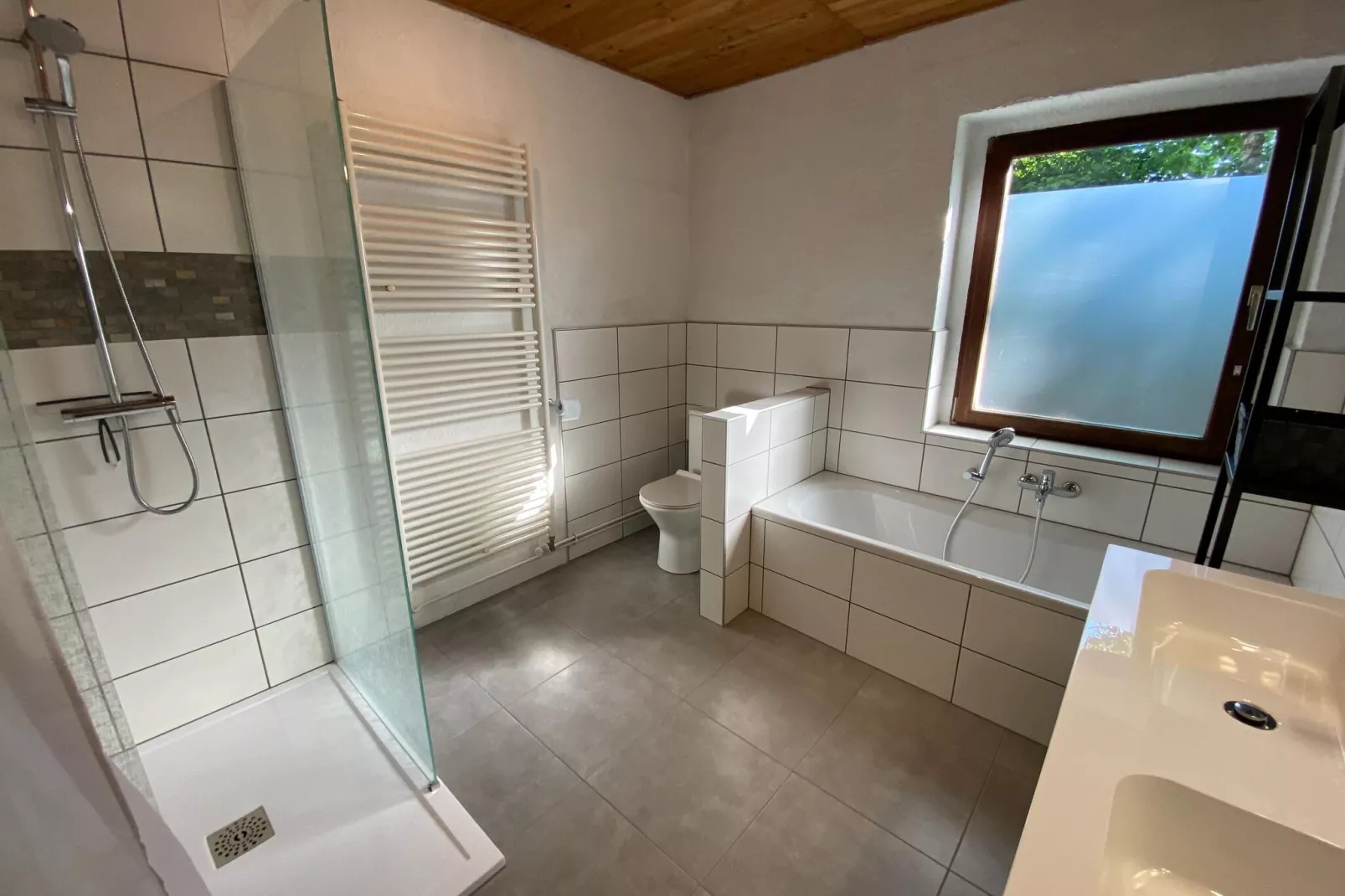 Boogie House-Bathroom