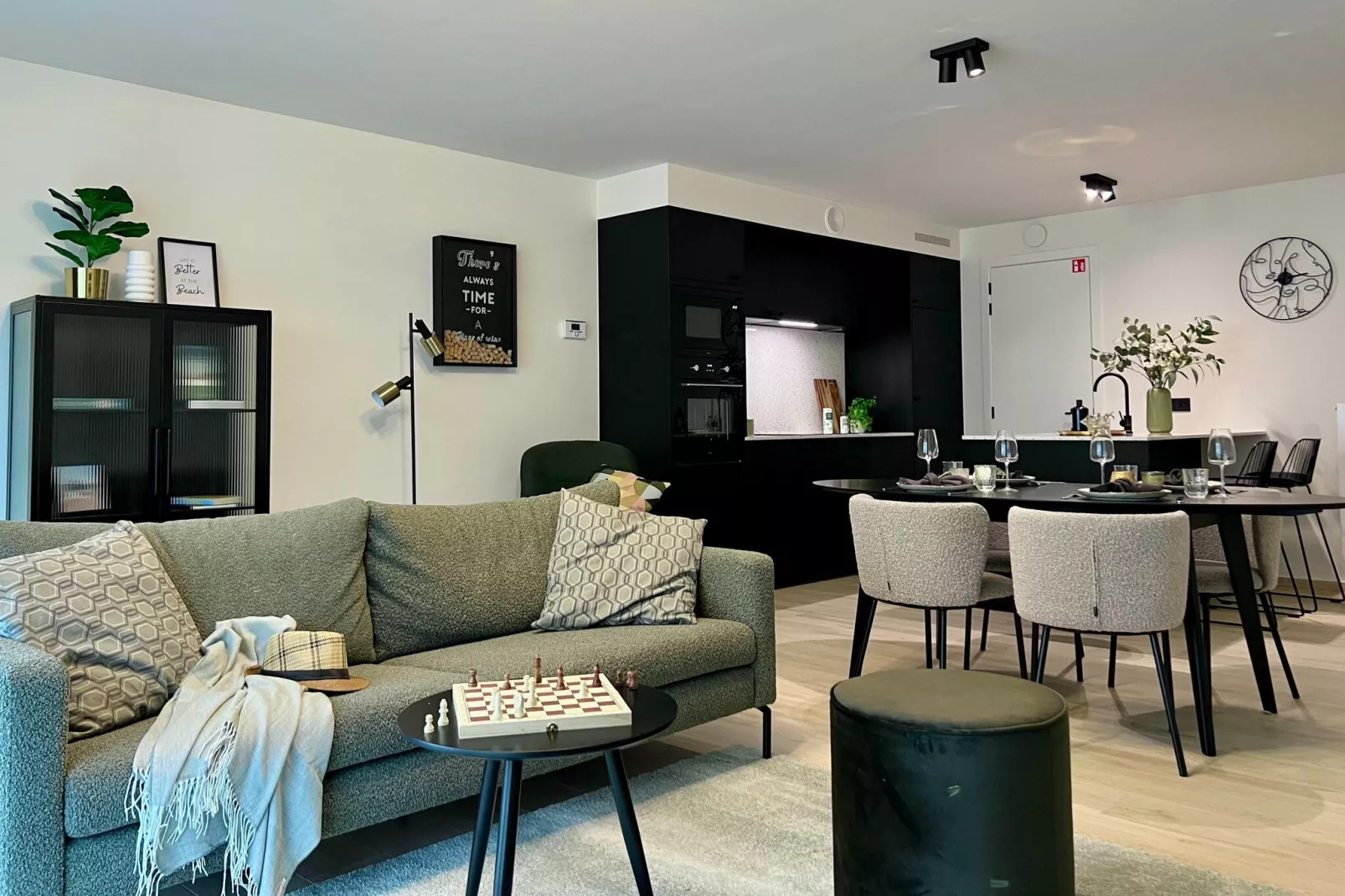 Meiboom 0101-Living room