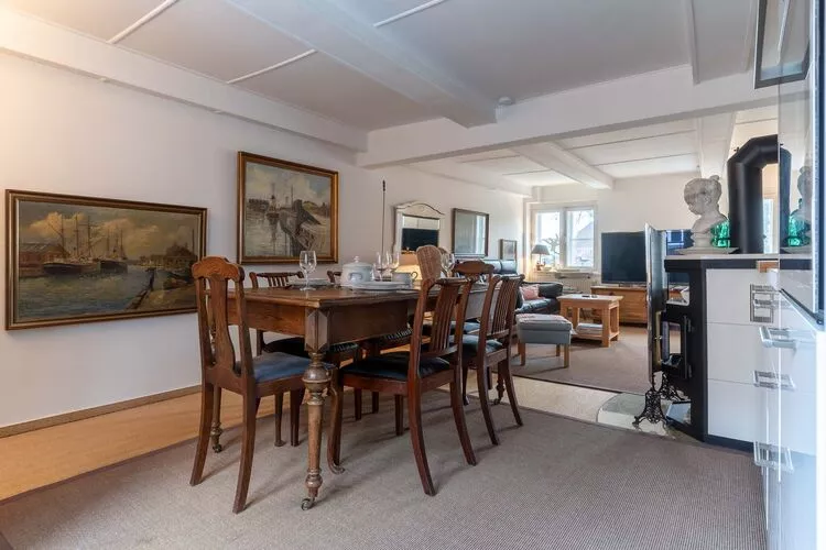 Ferienwohnung HafenPeerle-Salle à manger