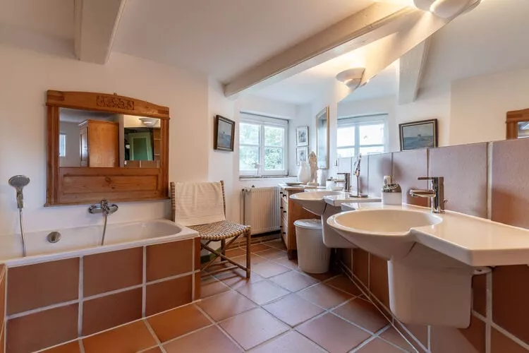 Ferienwohnung HafenPeerle-Salle de bain