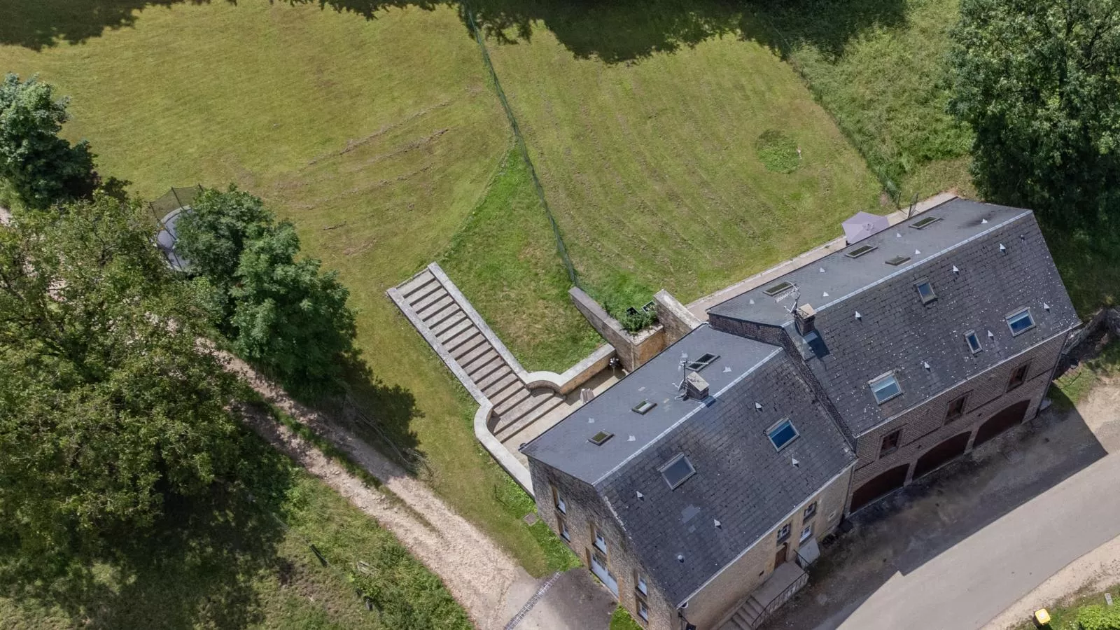 Gite du Moulin-Außenbereich Sommer