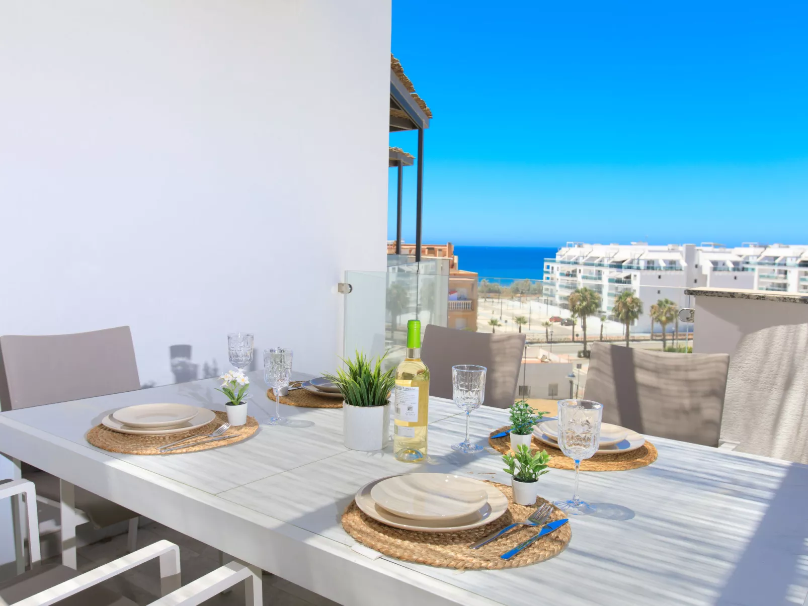 Serenebay Apartment SeaView/Roof Terrace-Drinnen
