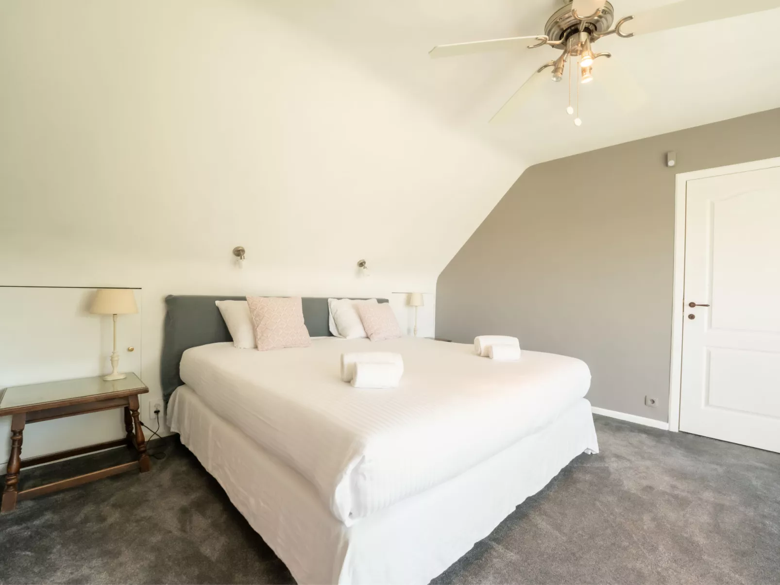 Villa Rosetree with sauna and pool table-Inside