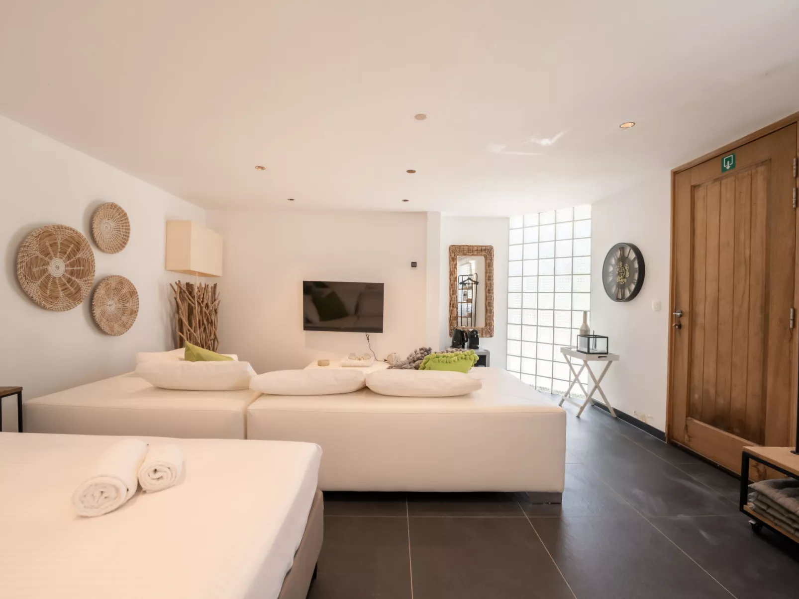 Villa Rosetree with sauna and pool table-Inside