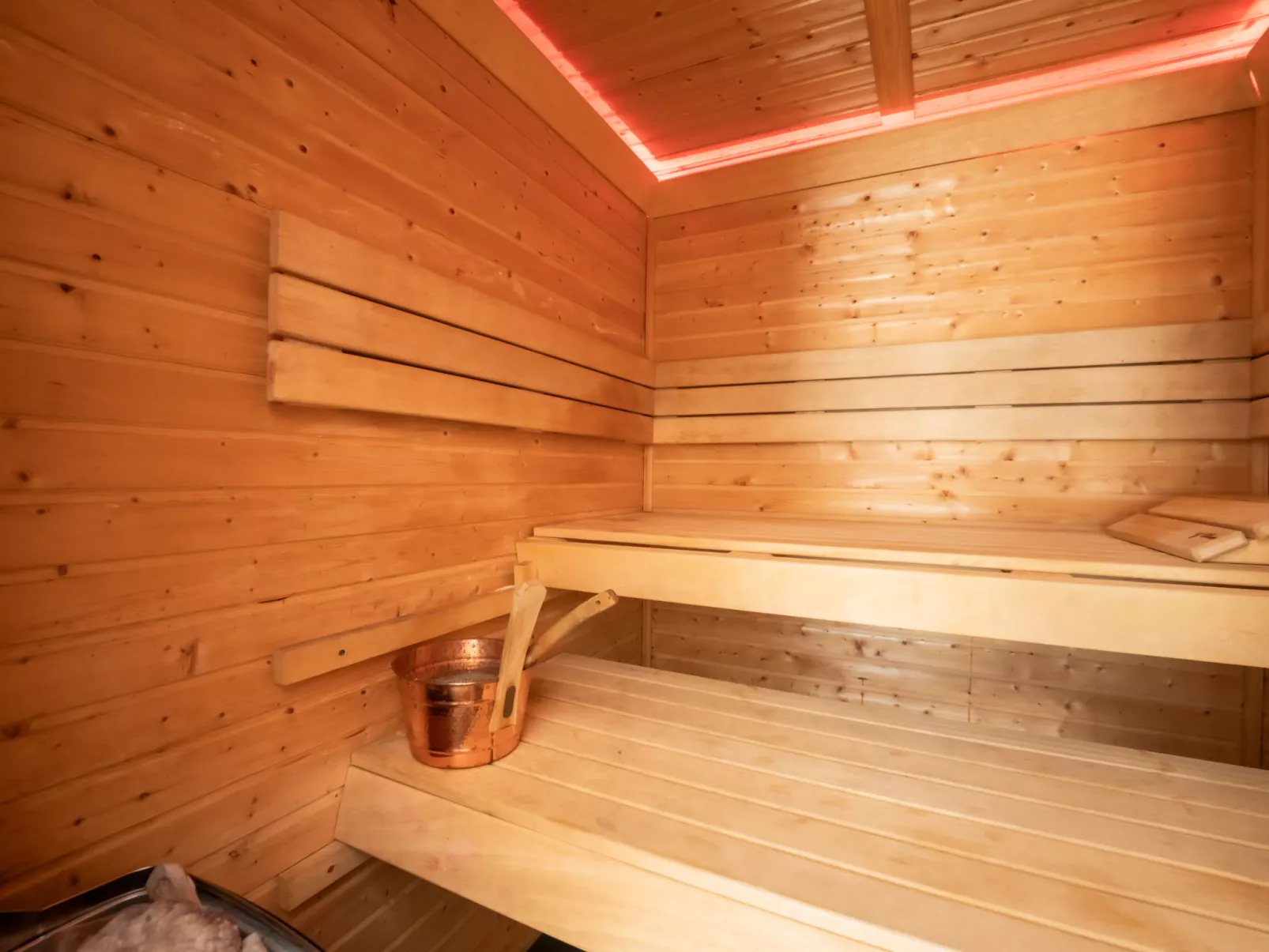 Villa Rosetree with sauna and pool table-Inside