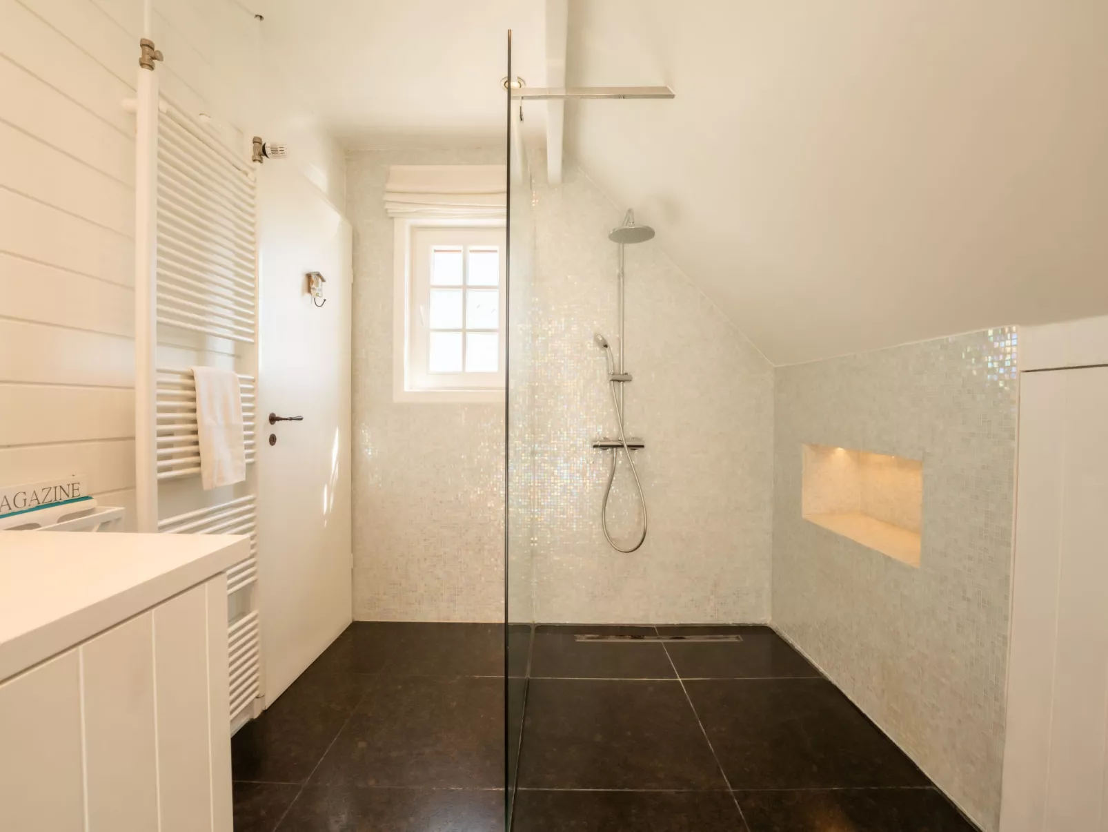 Villa Rosetree with sauna and pool table-Inside