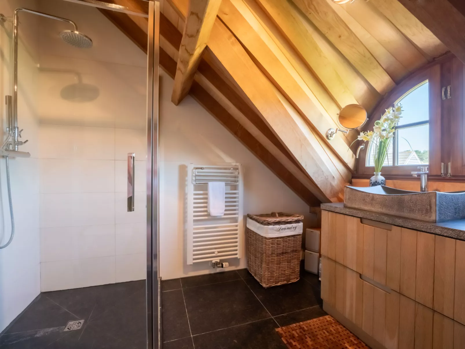 Villa Rosetree with sauna and pool table-Inside