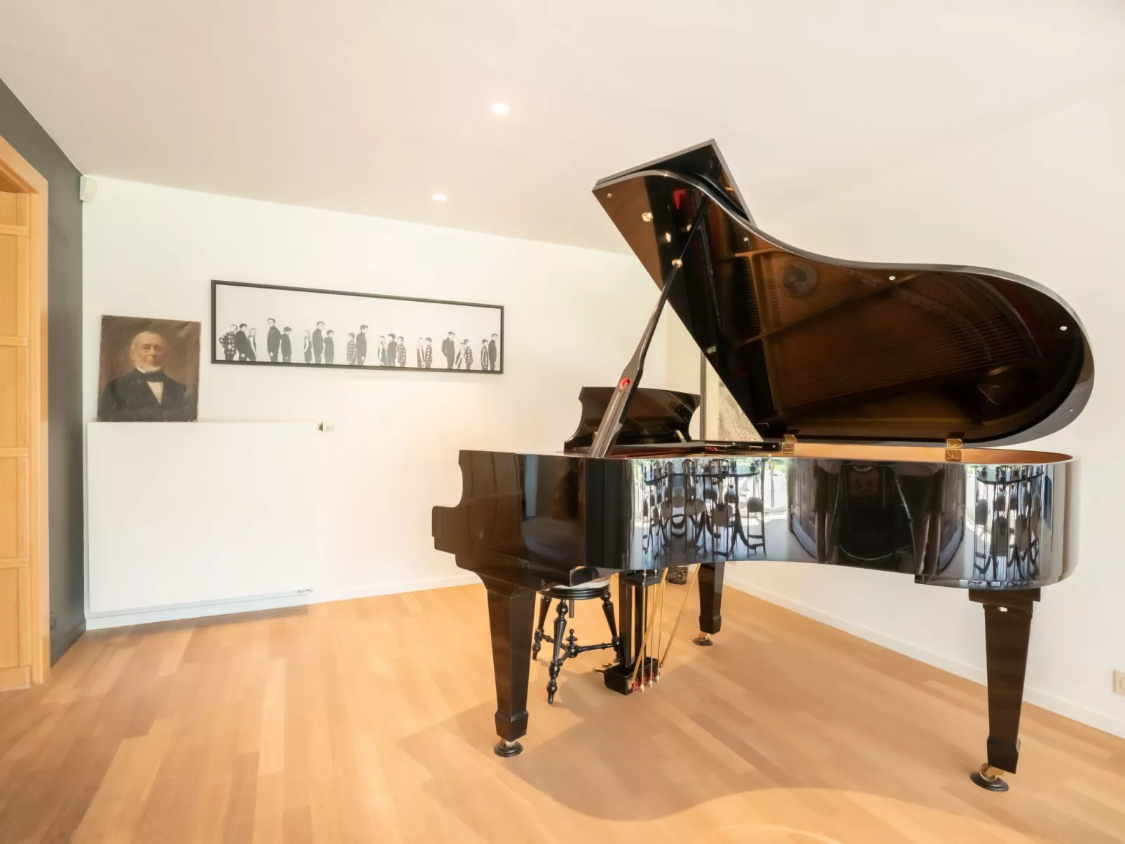 Villa Rosetree with sauna and pool table-Inside