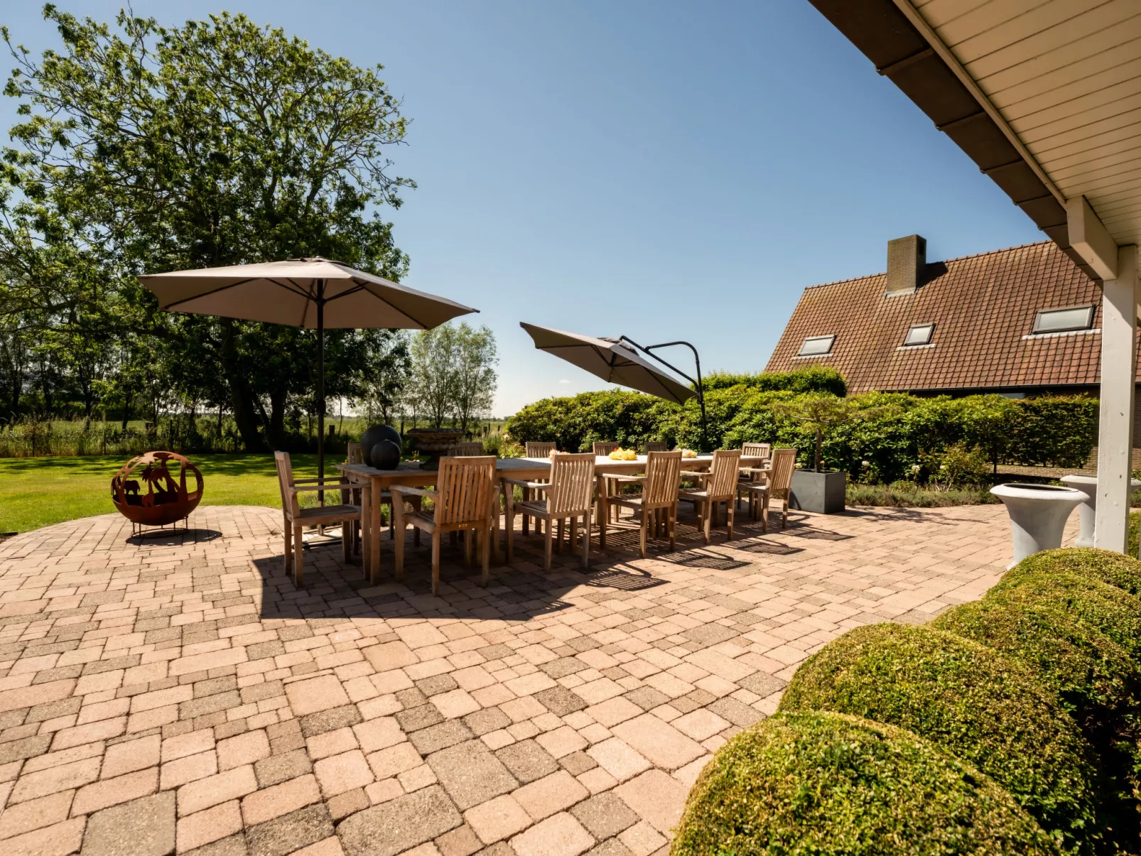Villa Rosetree with sauna and pool table-Outside