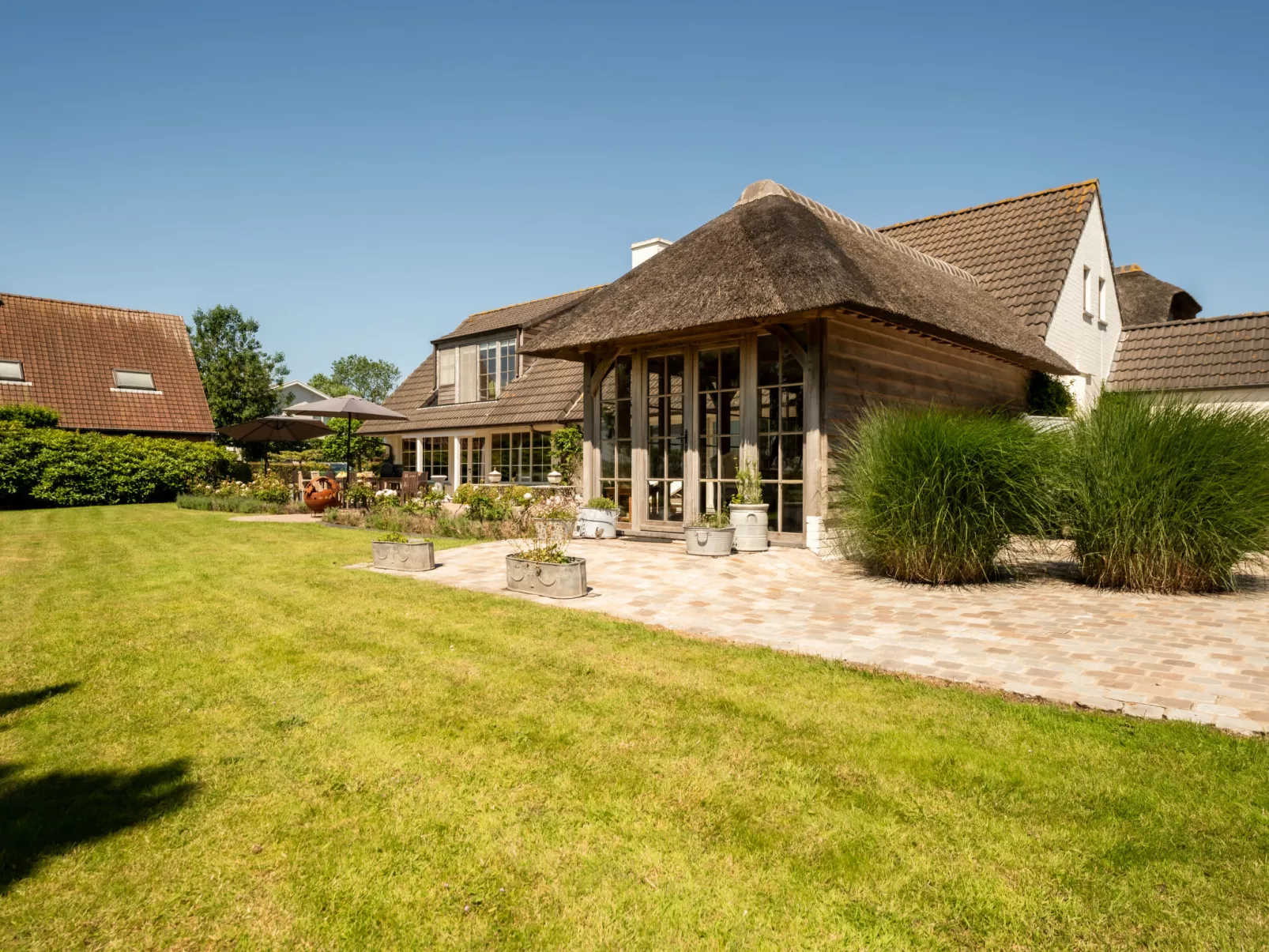 Villa Rosetree with sauna and pool table-Outside