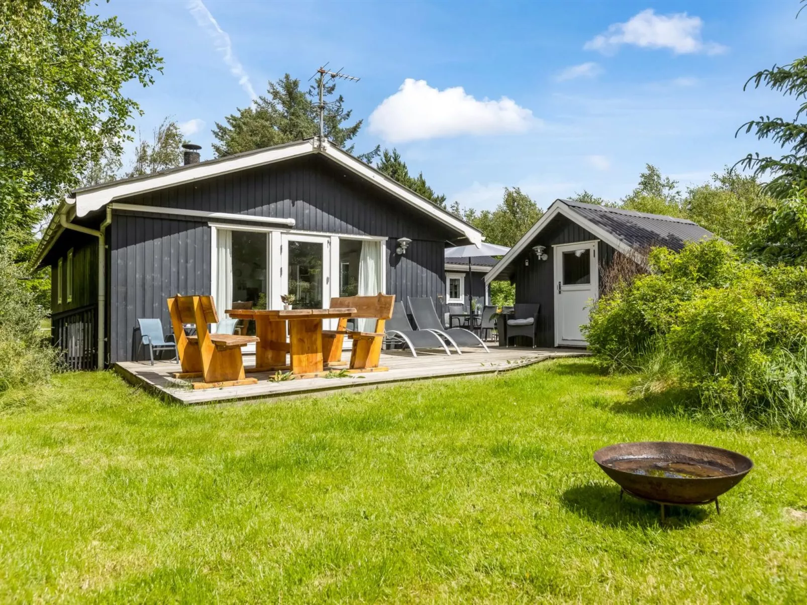 "Hermand" - 3.5km from the sea-Outside