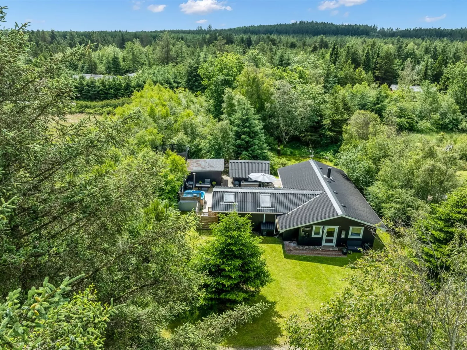 "Hermand" - 3.5km from the sea-Outside