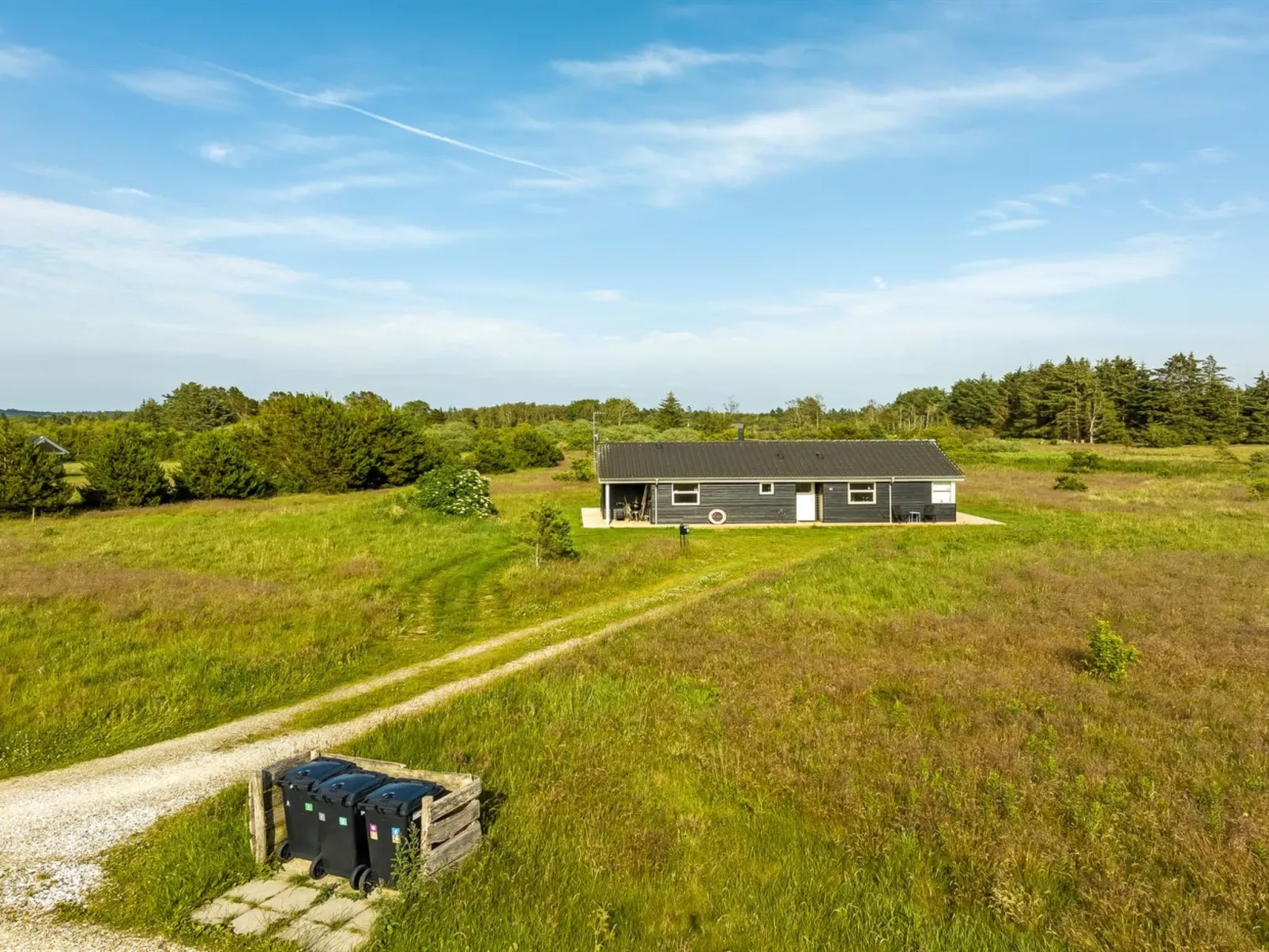 "Sulki" - 3.5km from the sea-Outside