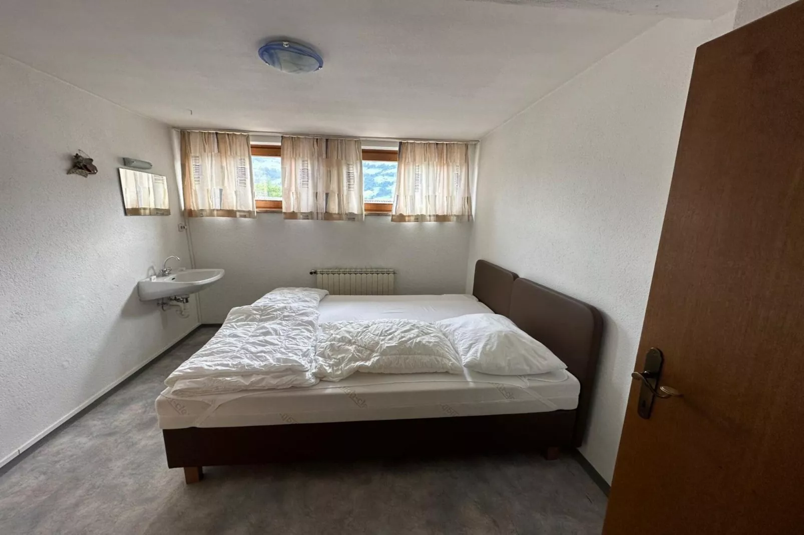 Apartment Top 10-Bedroom