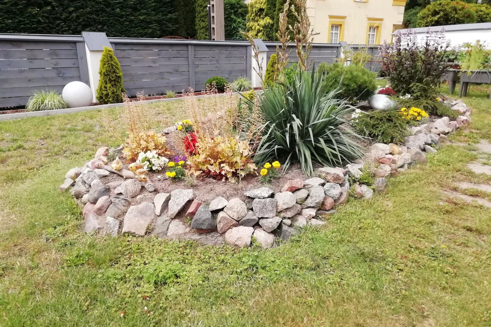 Under the willow tree Kolczewo-Gardens summer