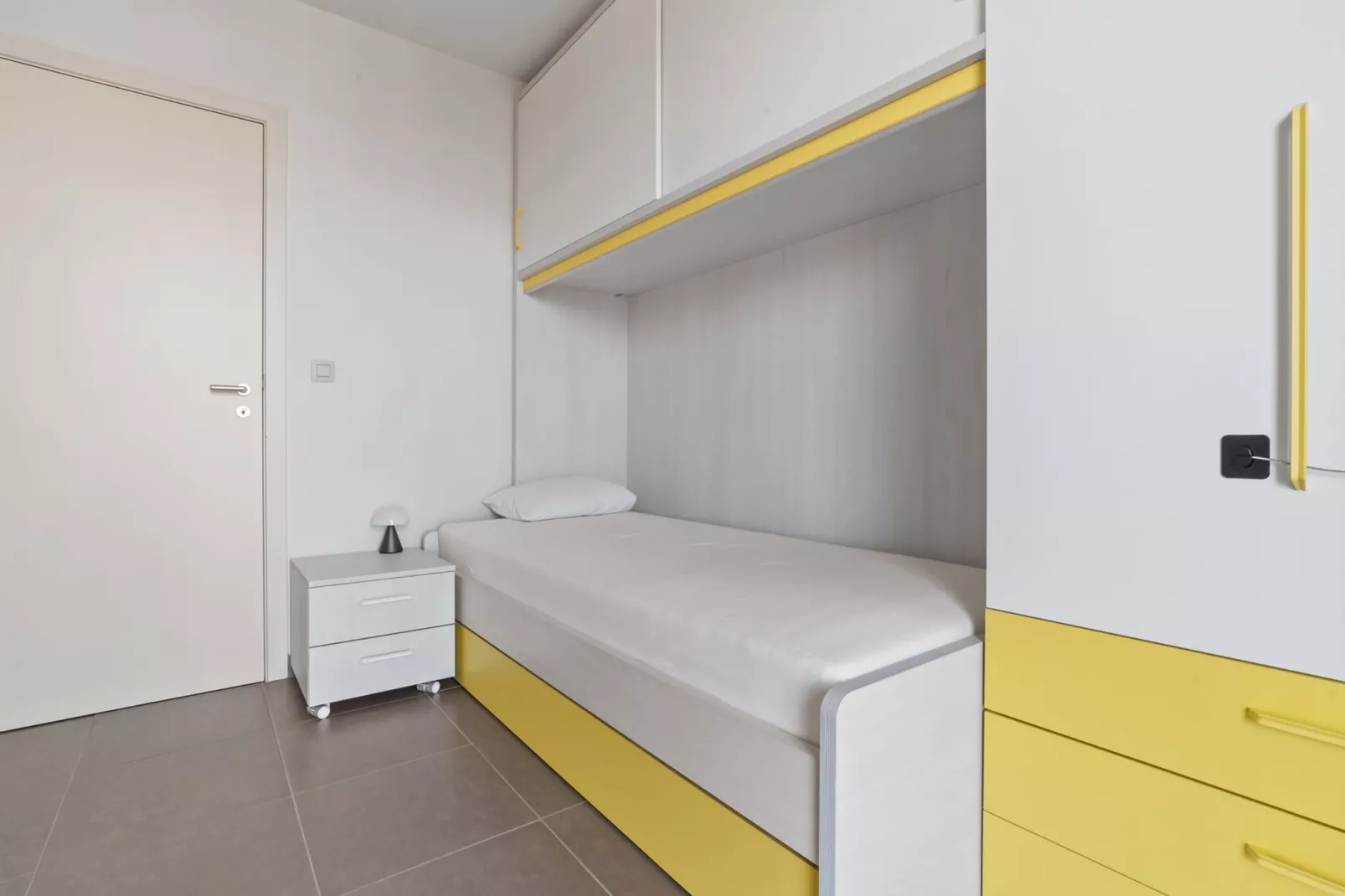 Iris 04.02-Bedroom