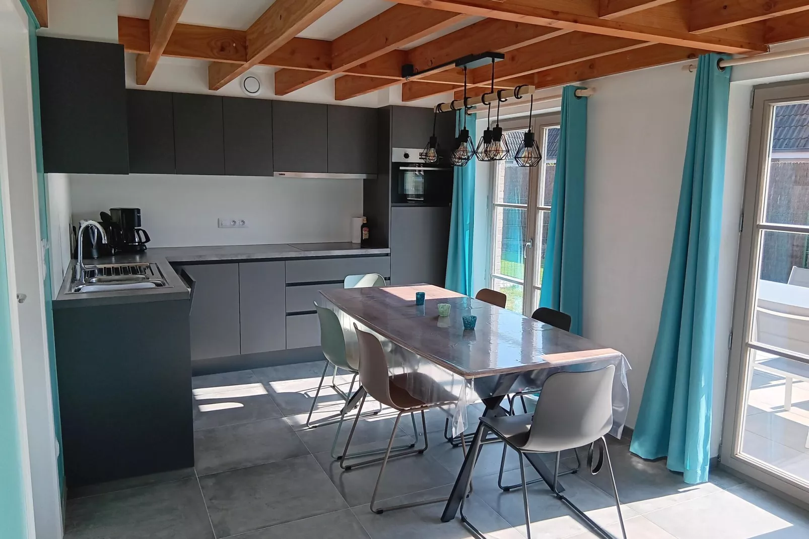 WH12-Kitchen
