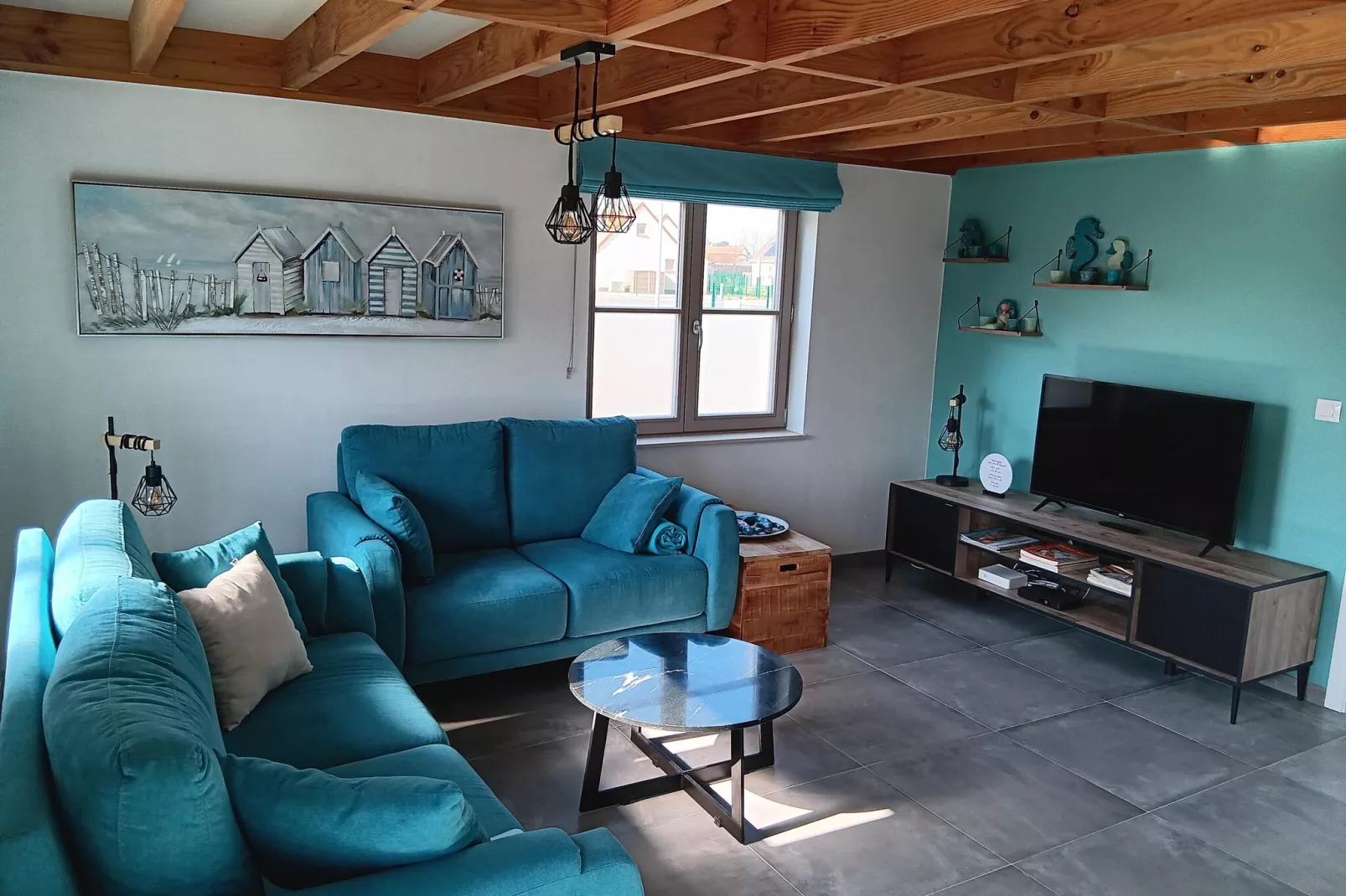 WH12-Living room