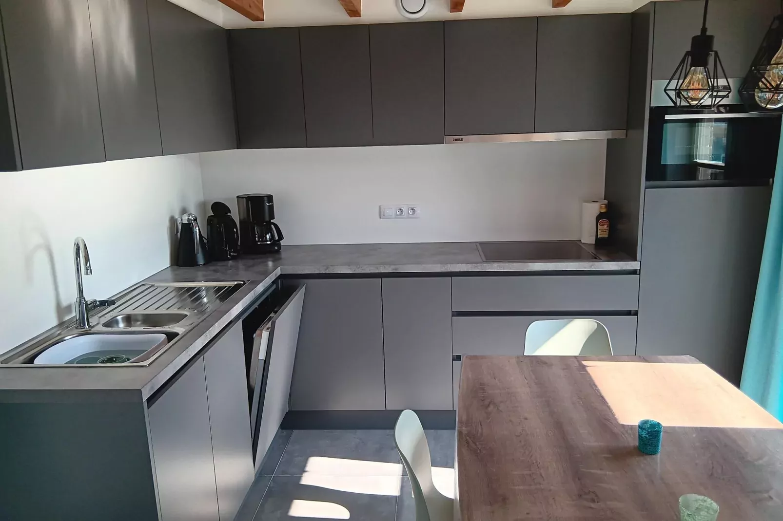 WH12-Kitchen
