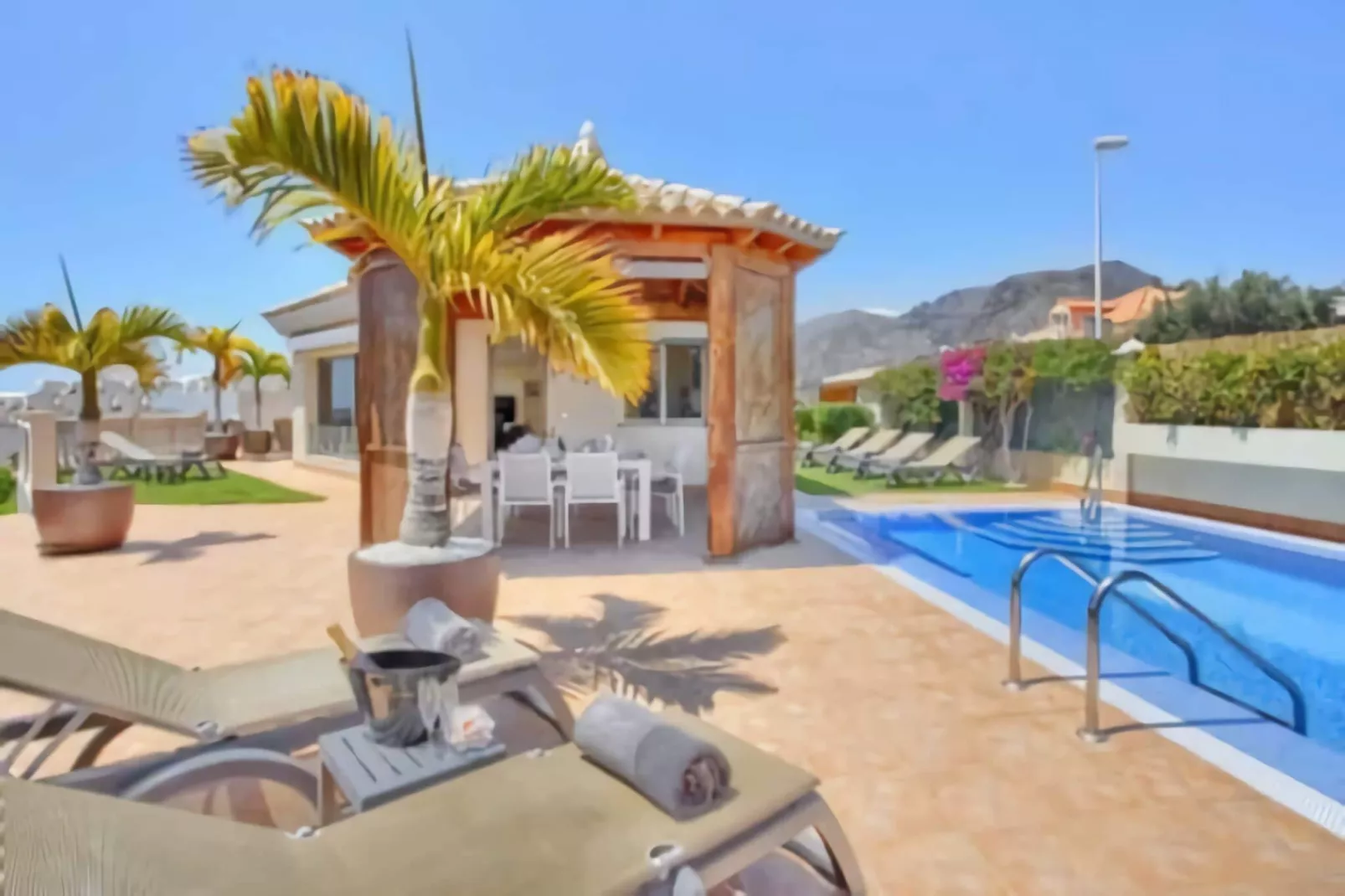 Home Holidays// Villa Home Holidays-Extérieur été
