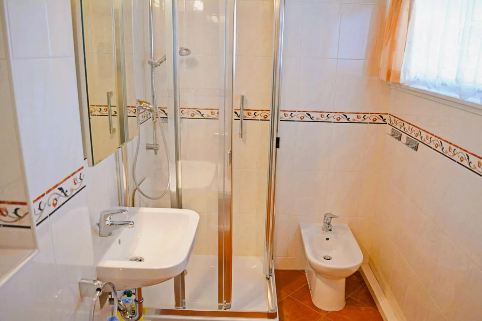 Ferienwohnung Crokus Siegsdorf-Badezimmer