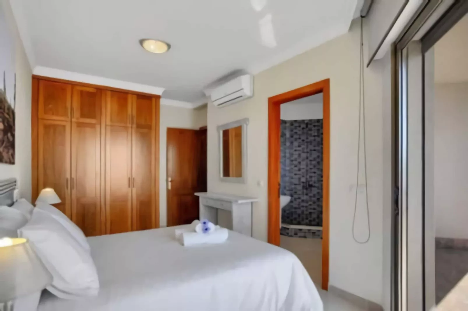 Home Holidays// Villa Home Holidays-Chambre