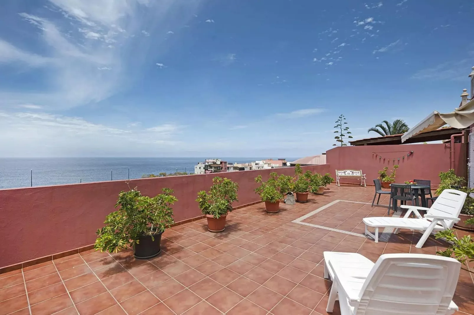 El Puerto de la Cruz-Terrace balcony