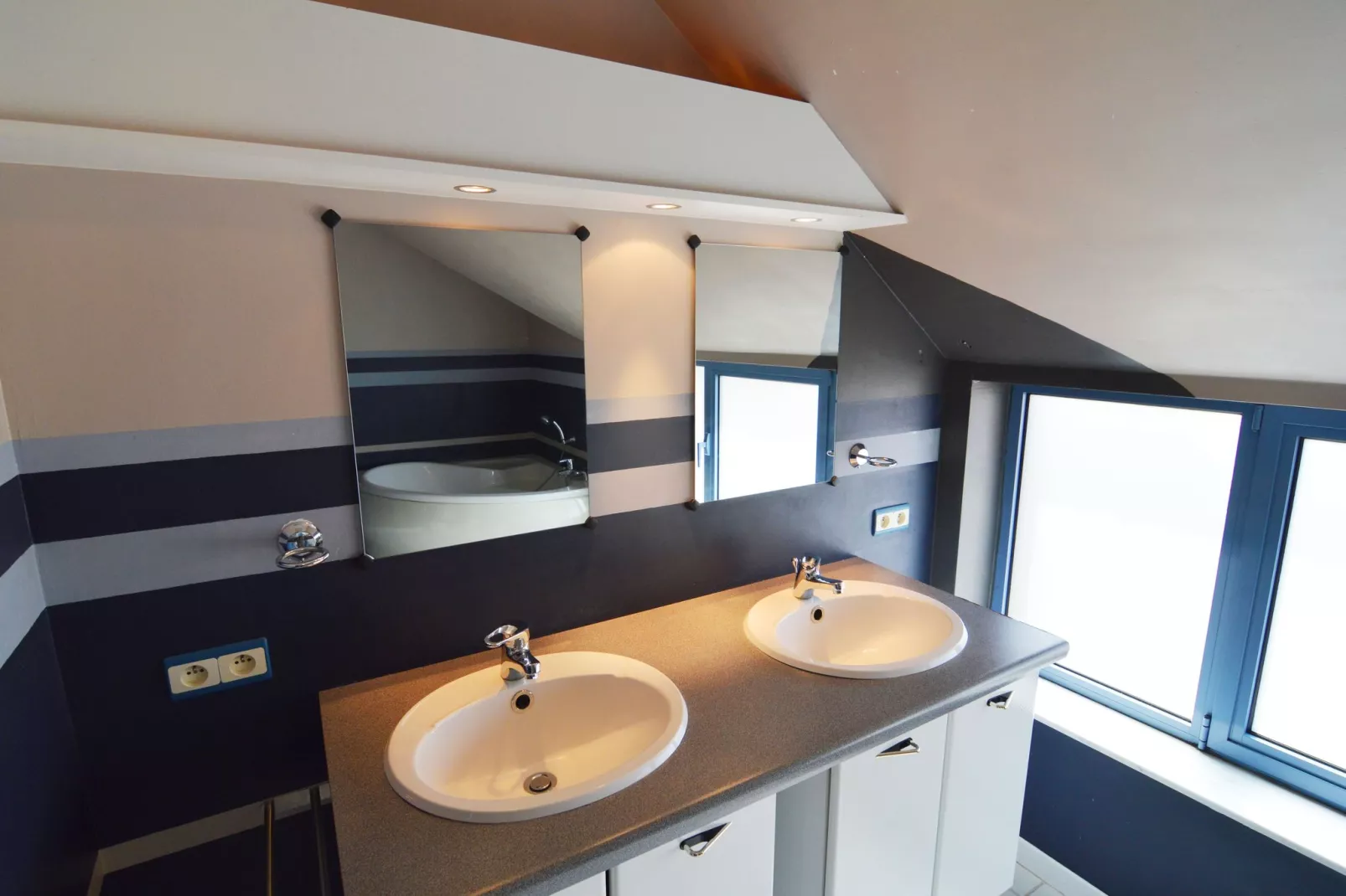 Residence Maxime-Bathroom