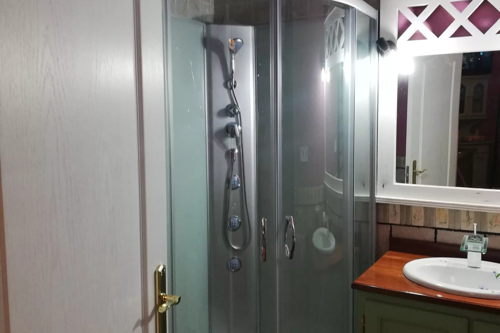 The caprice of Ros Mery-Bathroom