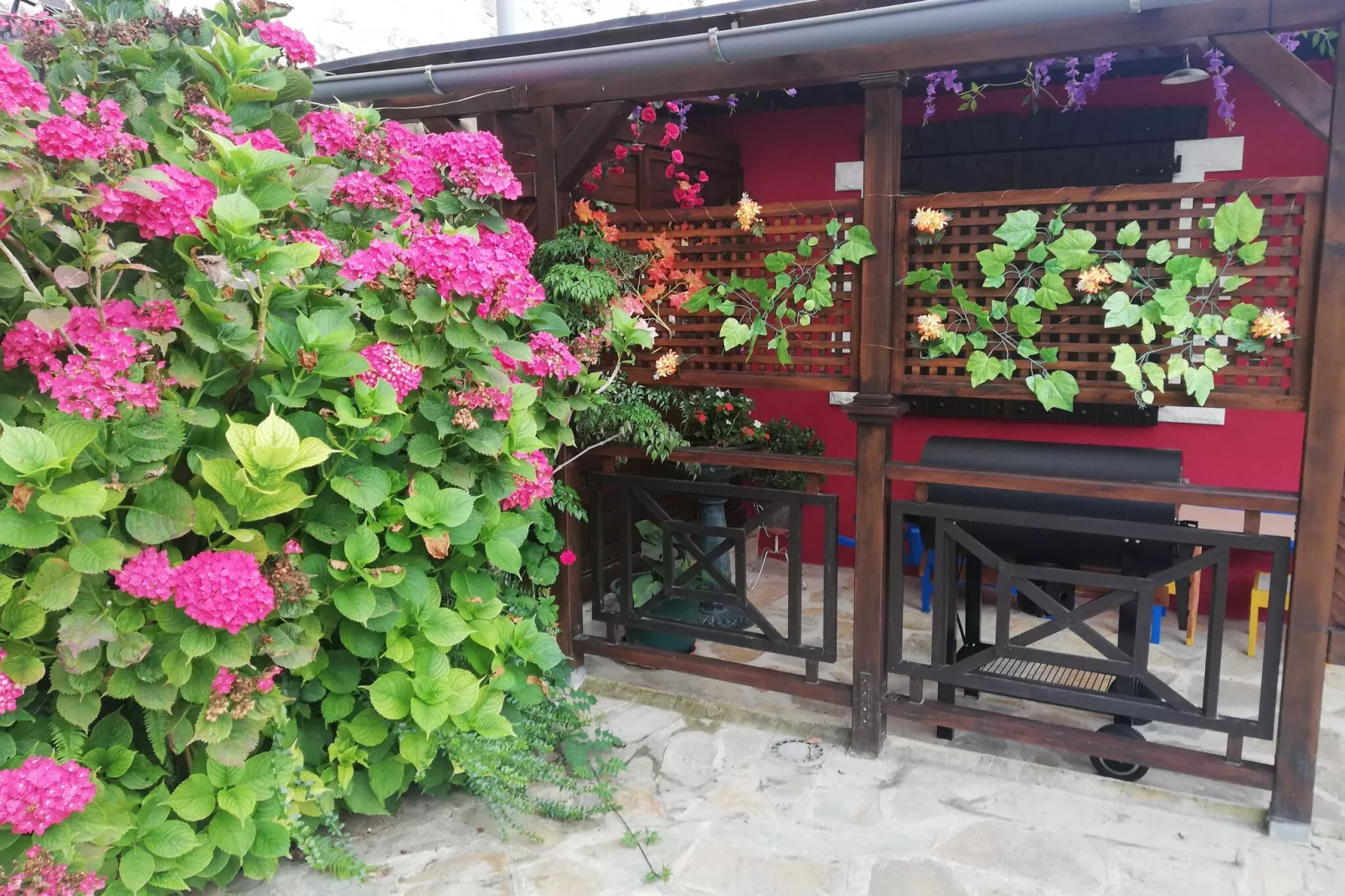 The caprice of Ros Mery-Gardens summer