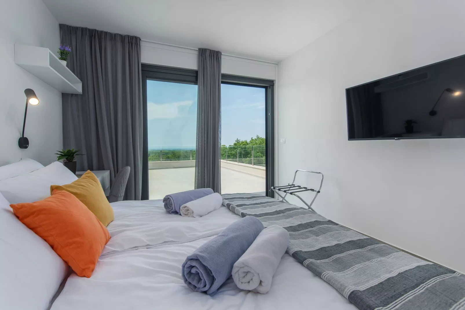 Colonia-Bedroom