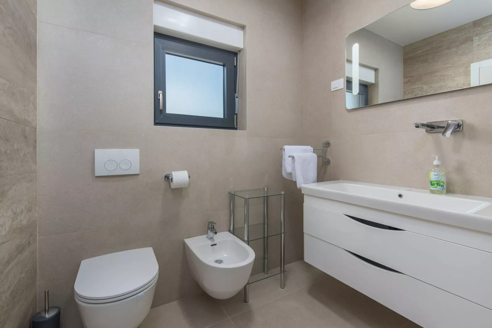 Colonia-Bathroom