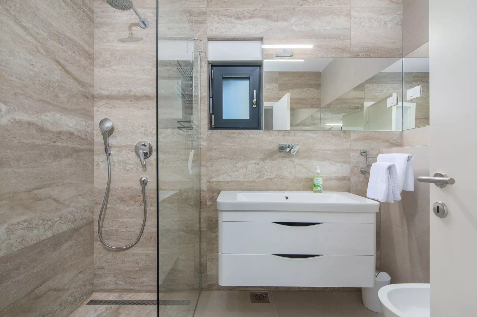 Colonia-Bathroom