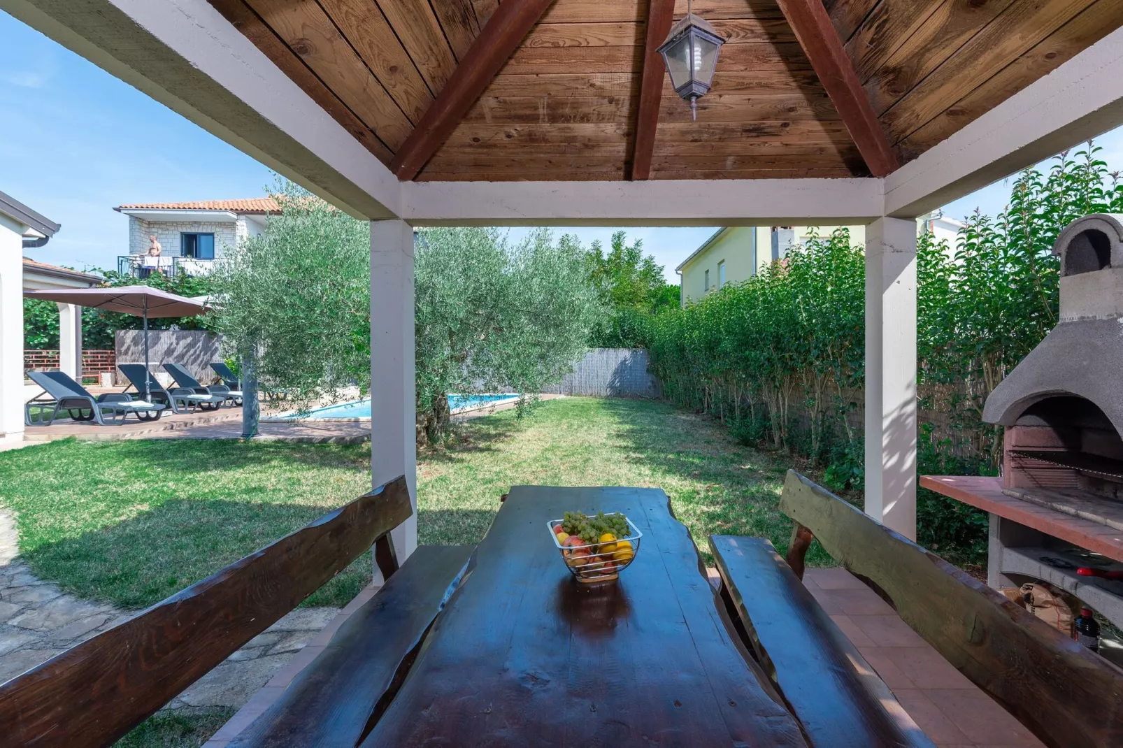 Villa Lucas-Gardens summer