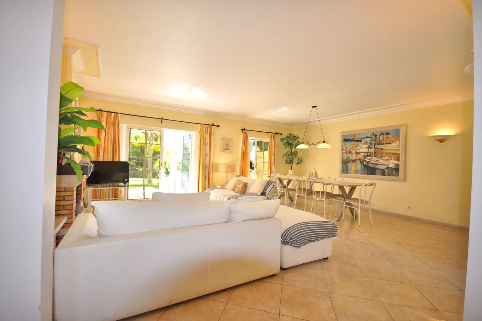 Villa Garden-Living room