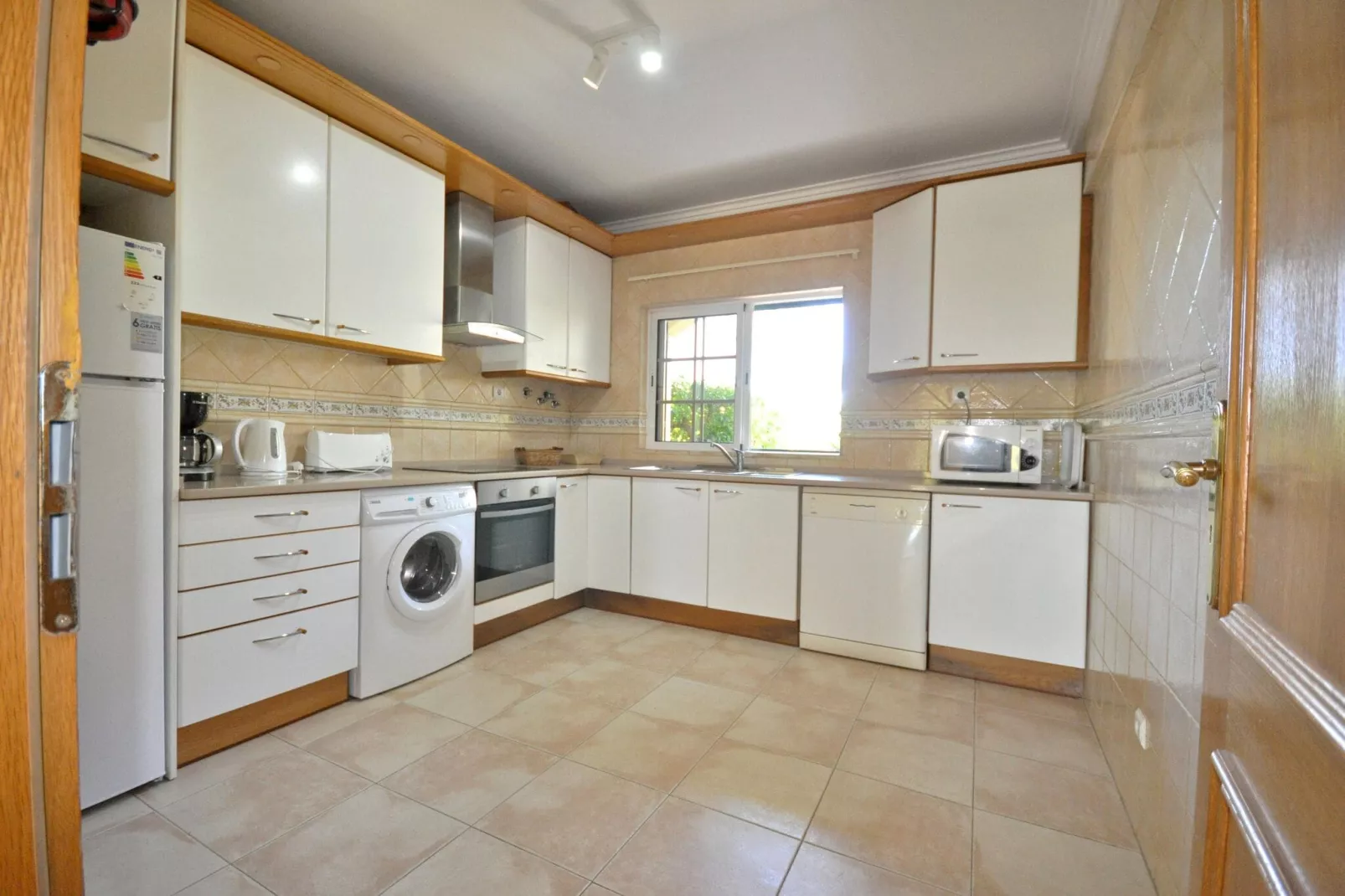 Villa Garden-Kitchen
