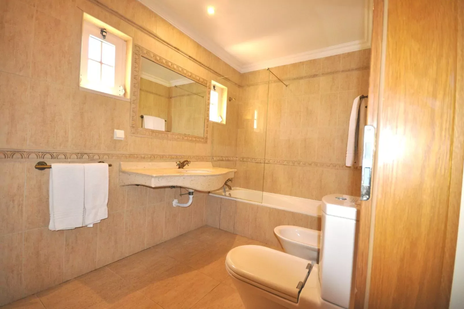 Villa Garden-Bathroom