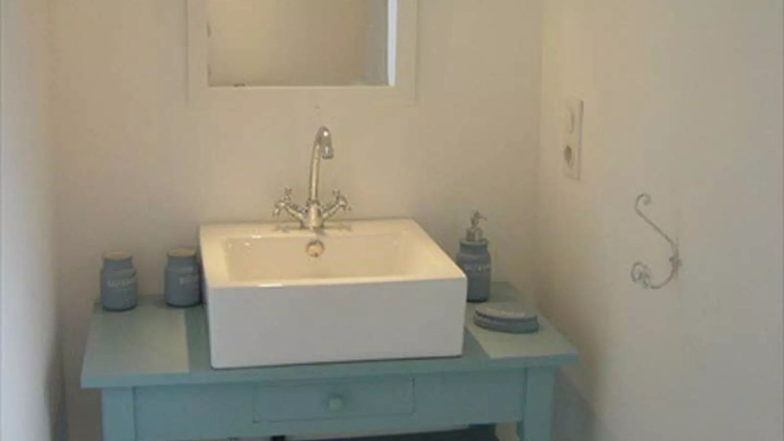 Tournesol-Bathroom