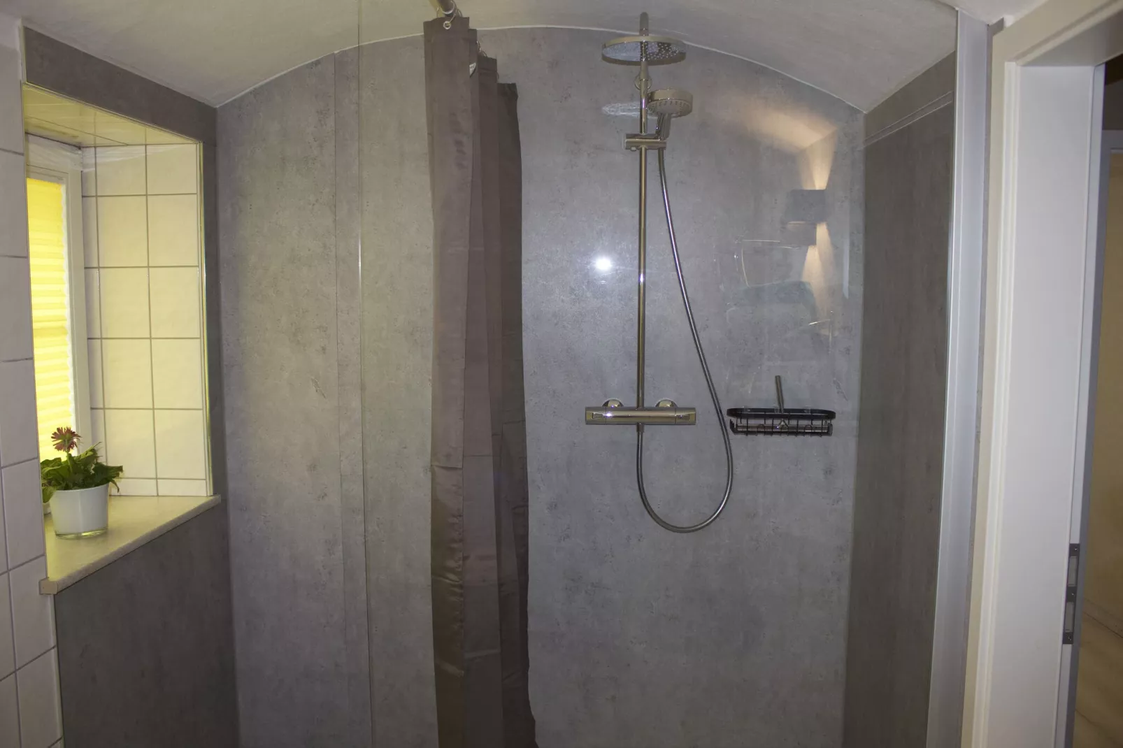 Bastei-Bathroom
